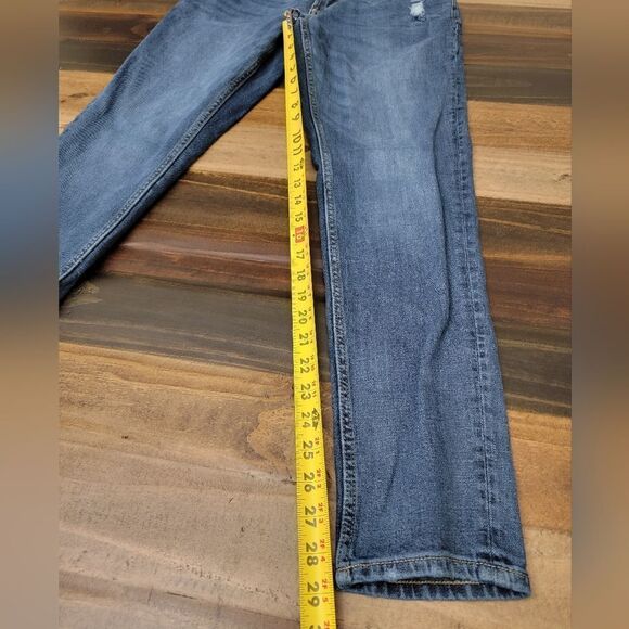 Old Navy Distressed Denim Relaxed Slim Build in Tough & Flex Jeans Size 30x32 - Picture 5 of 9